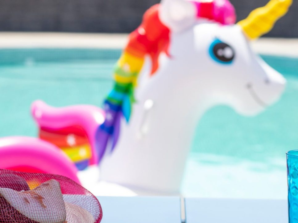 Pool mit Einhorn