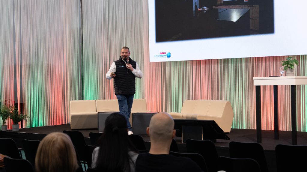 Roman Mohler bei seinem Vortag auf der bauen + wohnen Salzburg